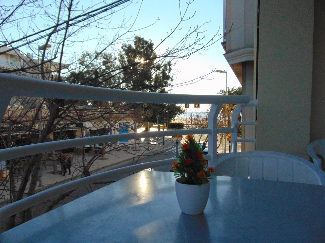 Apartaments Voramar Cambrils Dış mekan fotoğraf